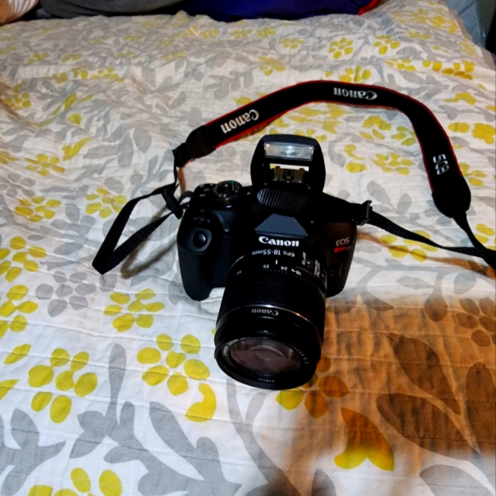 Canon EOS Rebel T7